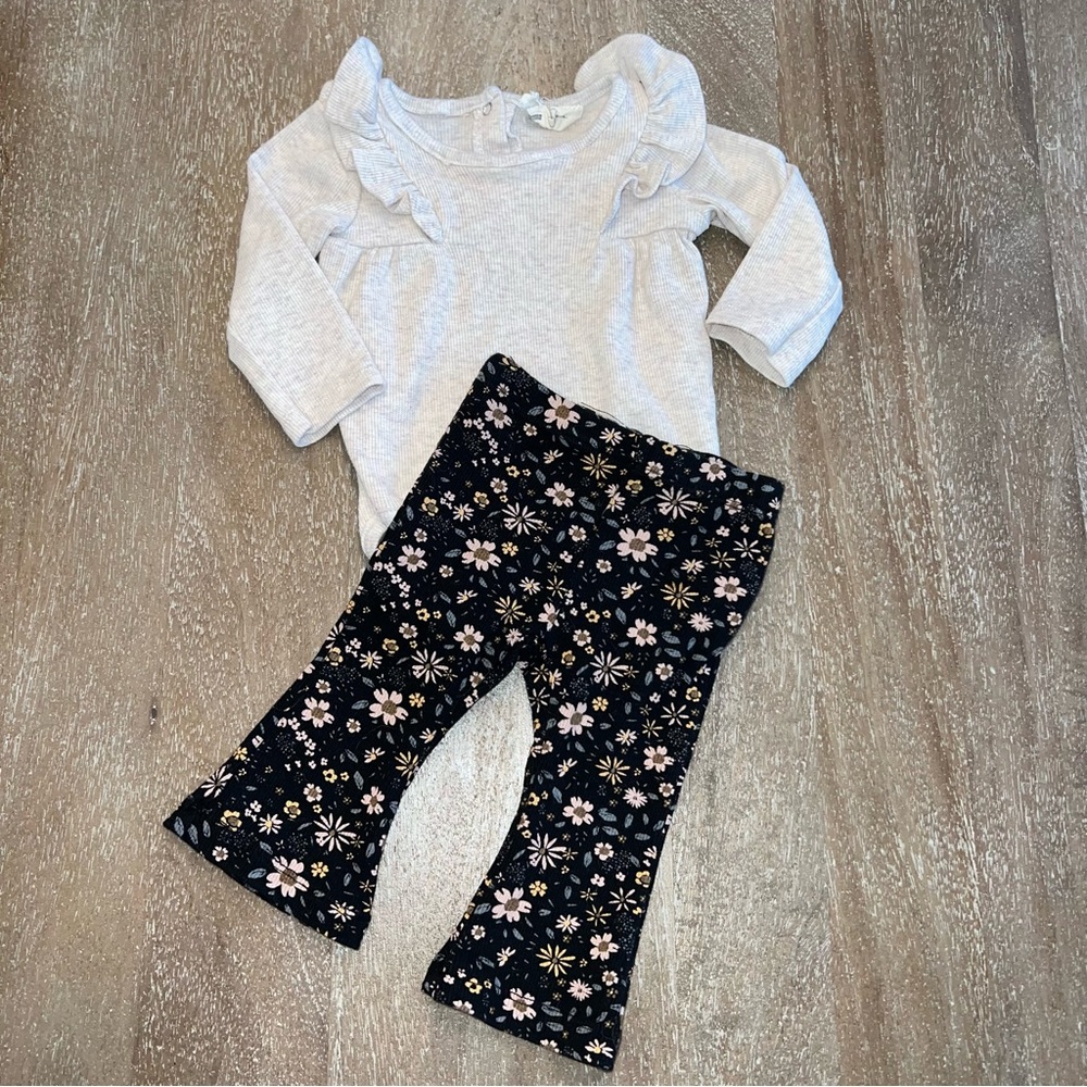Jessica Simpson Ruffle Floral Flare Set